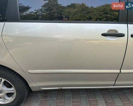 Бежевый Тойота Сиенна, объемом двигателя 3.5 л и пробегом 375 тыс. км за 9800 $, фото 22 на Automoto.ua