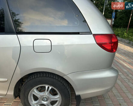 Бежевый Тойота Сиенна, объемом двигателя 3.5 л и пробегом 375 тыс. км за 9800 $, фото 24 на Automoto.ua