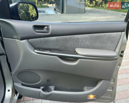 Бежевый Тойота Сиенна, объемом двигателя 3.5 л и пробегом 375 тыс. км за 9800 $, фото 67 на Automoto.ua