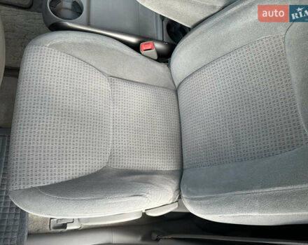 Бежевый Тойота Сиенна, объемом двигателя 3.5 л и пробегом 375 тыс. км за 9800 $, фото 60 на Automoto.ua