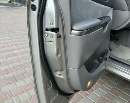 Бежевый Тойота Сиенна, объемом двигателя 3.5 л и пробегом 375 тыс. км за 9800 $, фото 48 на Automoto.ua