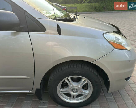 Бежевый Тойота Сиенна, объемом двигателя 3.5 л и пробегом 375 тыс. км за 9800 $, фото 26 на Automoto.ua