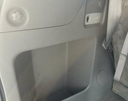 Бежевый Тойота Сиенна, объемом двигателя 3.5 л и пробегом 375 тыс. км за 9800 $, фото 11 на Automoto.ua