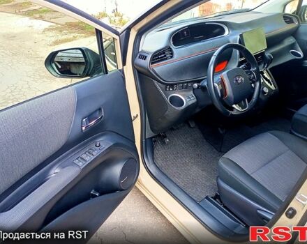 Бежевый Тойота Сиенна, объемом двигателя 1.5 л и пробегом 60 тыс. км за 16500 $, фото 7 на Automoto.ua