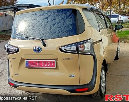 Бежевый Тойота Сиенна, объемом двигателя 1.5 л и пробегом 60 тыс. км за 16500 $, фото 3 на Automoto.ua