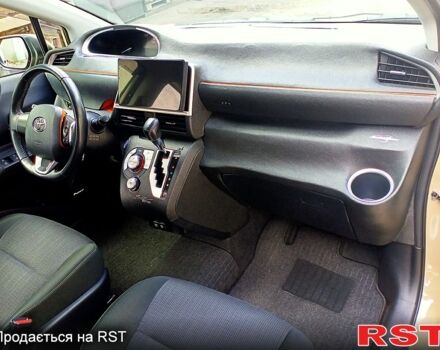 Бежевый Тойота Сиенна, объемом двигателя 1.5 л и пробегом 60 тыс. км за 16500 $, фото 10 на Automoto.ua