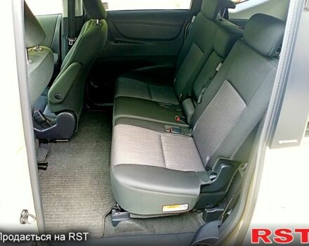 Бежевый Тойота Сиенна, объемом двигателя 1.5 л и пробегом 60 тыс. км за 16500 $, фото 8 на Automoto.ua