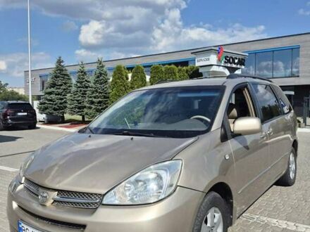 Тойота Сиенна 2004 в Львове на Automoto.ua Бежевый Тойота Сиенна, объемом двигателя 3.3 л и пробегом 330 тыс. км за 7950 $, фото 1 на Automoto.ua
