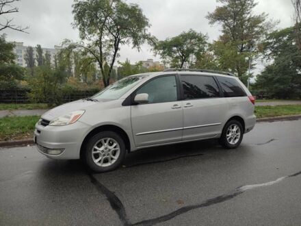 Бежевий Тойота Сієнна, об'ємом двигуна 3.3 л та пробігом 290 тис. км за 9000 $, фото 1 на Automoto.ua