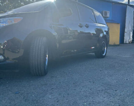 Черный Тойота Сиенна, объемом двигателя 2.69 л и пробегом 160 тыс. км за 14500 $, фото 2 на Automoto.ua