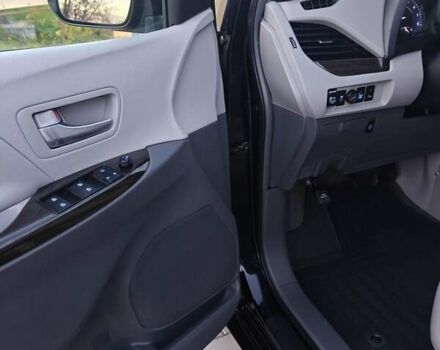 Чорний Тойота Сієнна, об'ємом двигуна 3.5 л та пробігом 170 тис. км за 17900 $, фото 23 на Automoto.ua