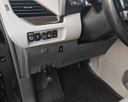 Чорний Тойота Сієнна, об'ємом двигуна 3.5 л та пробігом 170 тис. км за 17900 $, фото 20 на Automoto.ua