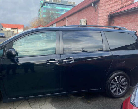 Чорний Тойота Сієнна, об'ємом двигуна 3.46 л та пробігом 102 тис. км за 27500 $, фото 1 на Automoto.ua