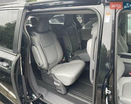 Чорний Тойота Сієнна, об'ємом двигуна 2.49 л та пробігом 150 тис. км за 32000 $, фото 7 на Automoto.ua