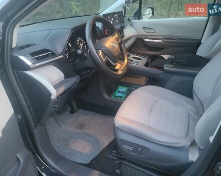 Чорний Тойота Сієнна, об'ємом двигуна 2.49 л та пробігом 165 тис. км за 31000 $, фото 2 на Automoto.ua