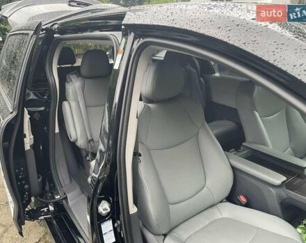 Чорний Тойота Сієнна, об'ємом двигуна 2.49 л та пробігом 150 тис. км за 32000 $, фото 5 на Automoto.ua