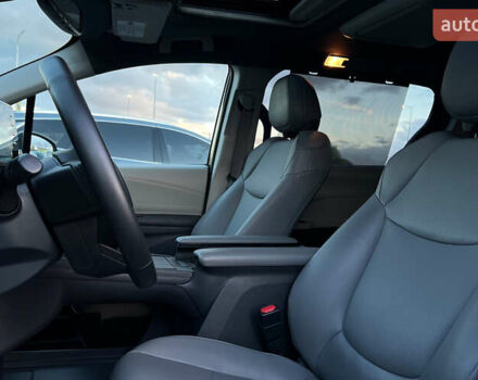 Черный Тойота Сиенна, объемом двигателя 2.49 л и пробегом 30 тыс. км за 47800 $, фото 6 на Automoto.ua