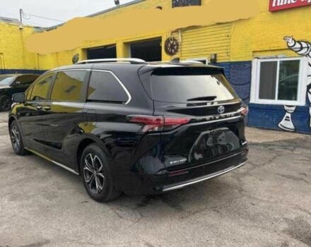 Чорний Тойота Сієнна, об'ємом двигуна 2.5 л та пробігом 5 тис. км за 23000 $, фото 1 на Automoto.ua