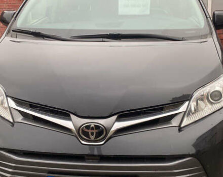 Черный Тойота Сиенна, объемом двигателя 3.46 л и пробегом 102 тыс. км за 27500 $, фото 1 на Automoto.ua