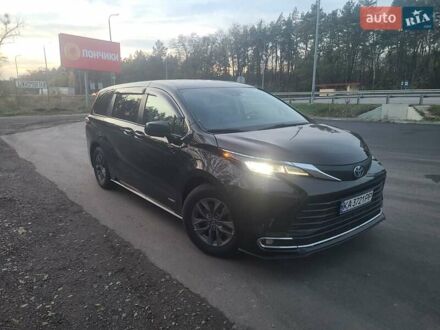 Черный Тойота Сиенна, объемом двигателя 2.49 л и пробегом 165 тыс. км за 31000 $, фото 1 на Automoto.ua