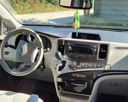 Коричневый Тойота Сиенна, объемом двигателя 3.46 л и пробегом 185 тыс. км за 17200 $, фото 15 на Automoto.ua