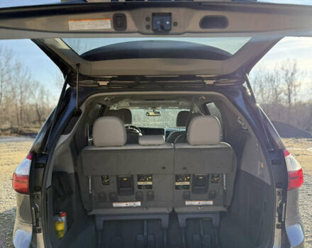 Коричневый Тойота Сиенна, объемом двигателя 3.46 л и пробегом 204 тыс. км за 21000 $, фото 3 на Automoto.ua