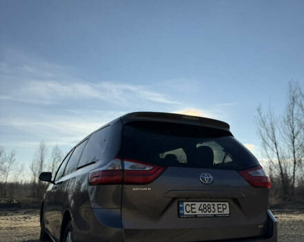 Коричневый Тойота Сиенна, объемом двигателя 3.46 л и пробегом 204 тыс. км за 21000 $, фото 1 на Automoto.ua