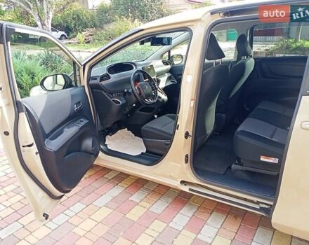 Коричневый Тойота Сиенна, объемом двигателя 1.5 л и пробегом 60 тыс. км за 16500 $, фото 49 на Automoto.ua