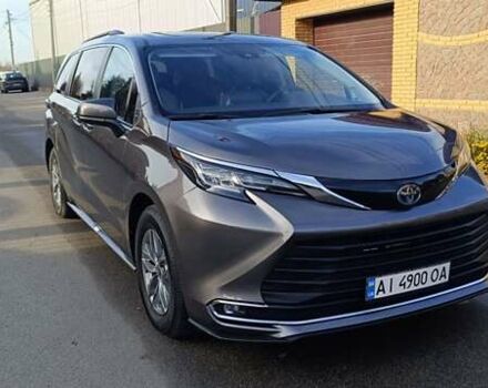 Коричневий Тойота Сієнна, об'ємом двигуна 2.5 л та пробігом 91 тис. км за 39700 $, фото 1 на Automoto.ua