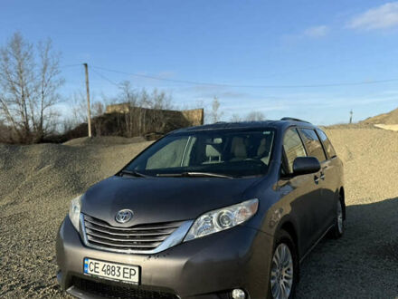 Коричневый Тойота Сиенна, объемом двигателя 3.46 л и пробегом 204 тыс. км за 21000 $, фото 1 на Automoto.ua