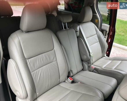 Красный Тойота Сиенна, объемом двигателя 3.5 л и пробегом 90 тыс. км за 24500 $, фото 8 на Automoto.ua