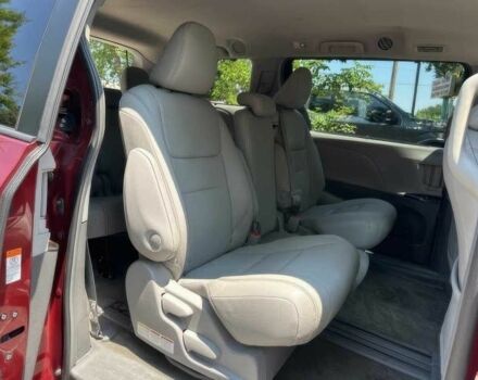 Красный Тойота Сиенна, объемом двигателя 3.5 л и пробегом 42 тыс. км за 15000 $, фото 8 на Automoto.ua