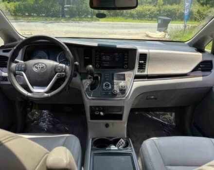 Красный Тойота Сиенна, объемом двигателя 3.5 л и пробегом 42 тыс. км за 15000 $, фото 5 на Automoto.ua