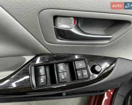 Красный Тойота Сиенна, объемом двигателя 3.46 л и пробегом 100 тыс. км за 24600 $, фото 6 на Automoto.ua