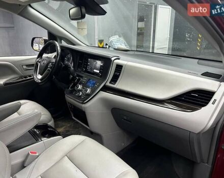 Красный Тойота Сиенна, объемом двигателя 3.46 л и пробегом 100 тыс. км за 24600 $, фото 20 на Automoto.ua