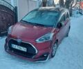 Червоний Тойота Сієнна, об'ємом двигуна 1.5 л та пробігом 70 тис. км за 16800 $, фото 1 на Automoto.ua