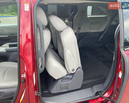 Красный Тойота Сиенна, объемом двигателя 2.49 л и пробегом 96 тыс. км за 35500 $, фото 7 на Automoto.ua