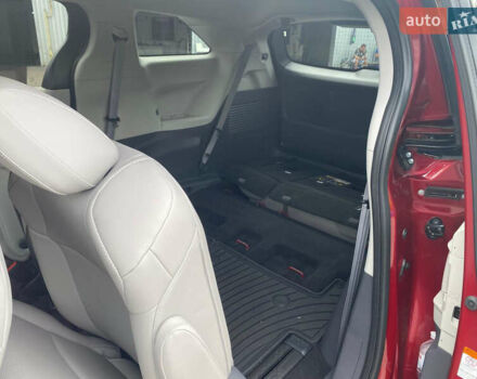 Красный Тойота Сиенна, объемом двигателя 2.49 л и пробегом 96 тыс. км за 35500 $, фото 8 на Automoto.ua