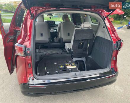 Красный Тойота Сиенна, объемом двигателя 2.49 л и пробегом 96 тыс. км за 35500 $, фото 9 на Automoto.ua