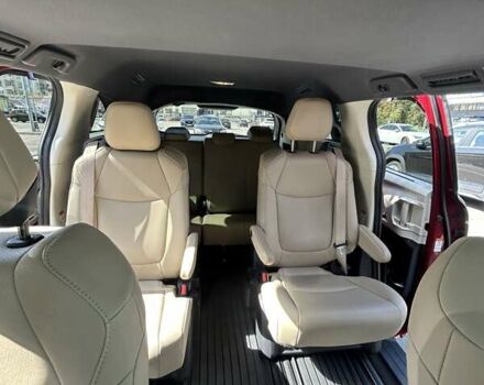 Червоний Тойота Сієнна, об'ємом двигуна 2.49 л та пробігом 112 тис. км за 39300 $, фото 3 на Automoto.ua