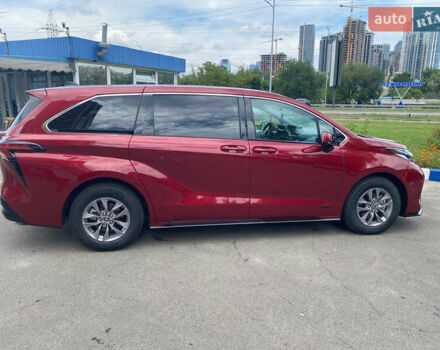 Красный Тойота Сиенна, объемом двигателя 2.49 л и пробегом 96 тыс. км за 35500 $, фото 3 на Automoto.ua