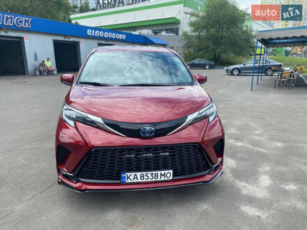 Красный Тойота Сиенна, объемом двигателя 2.49 л и пробегом 96 тыс. км за 35500 $, фото 1 на Automoto.ua