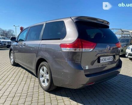 Тойота Сиенна, объемом двигателя 2.7 л и пробегом 200 тыс. км за 14200 $, фото 4 на Automoto.ua