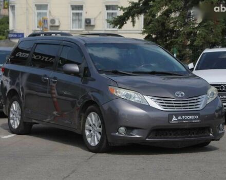 Тойота Сиенна, объемом двигателя 0 л и пробегом 217 тыс. км за 13500 $, фото 2 на Automoto.ua