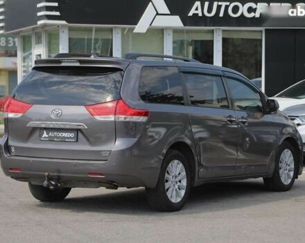 Тойота Сиенна, объемом двигателя 0 л и пробегом 217 тыс. км за 13500 $, фото 3 на Automoto.ua