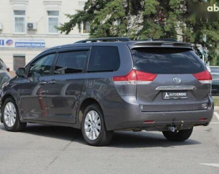 Тойота Сиенна, объемом двигателя 0 л и пробегом 217 тыс. км за 13500 $, фото 5 на Automoto.ua