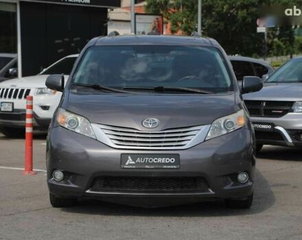 Тойота Сиенна, объемом двигателя 0 л и пробегом 217 тыс. км за 13500 $, фото 1 на Automoto.ua