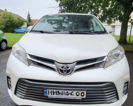 Тойота Сієнна, об'ємом двигуна 3.5 л та пробігом 190 тис. км за 18500 $, фото 1 на Automoto.ua