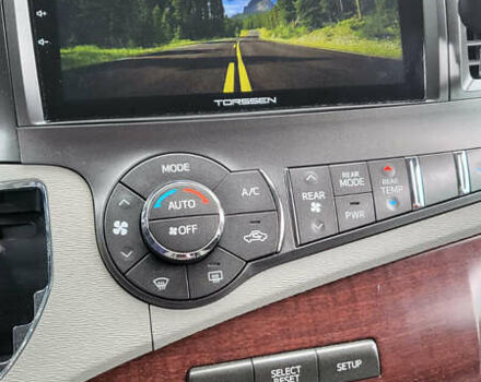 Тойота Сієнна, об'ємом двигуна 3.5 л та пробігом 190 тис. км за 18500 $, фото 12 на Automoto.ua