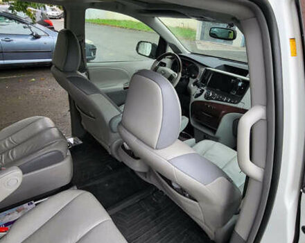 Тойота Сієнна, об'ємом двигуна 3.5 л та пробігом 190 тис. км за 18500 $, фото 14 на Automoto.ua